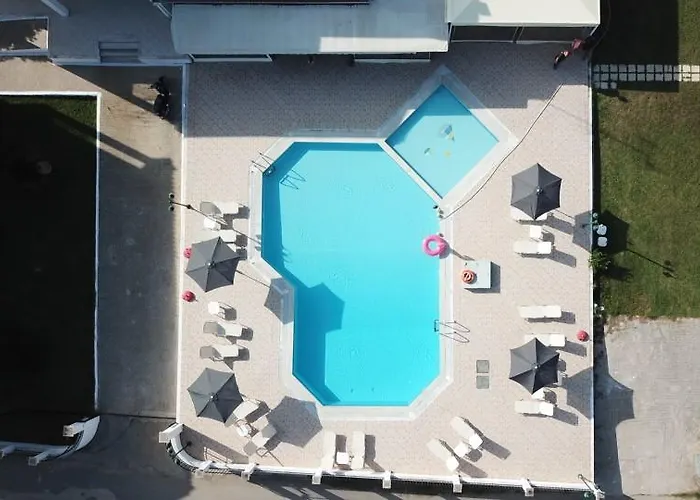 Utopia 3*