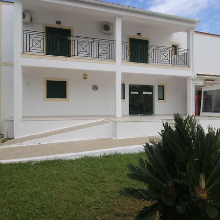 Utopia Aparthotel