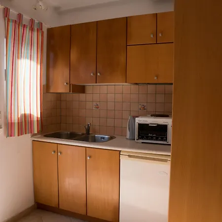 Utopia شقة فندقية Kávos